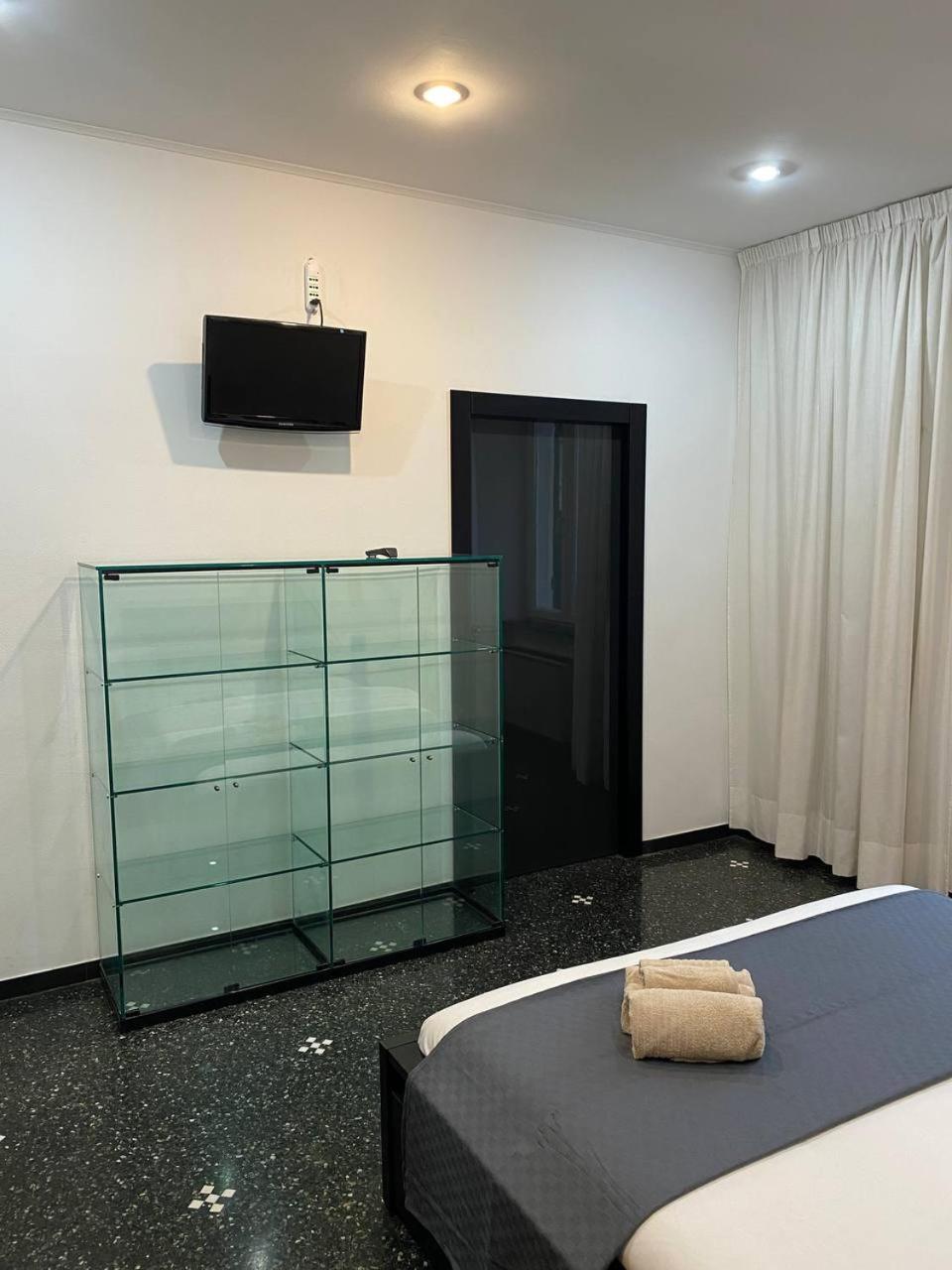 Martel Rooms - Genova Centro Brignole Экстерьер фото